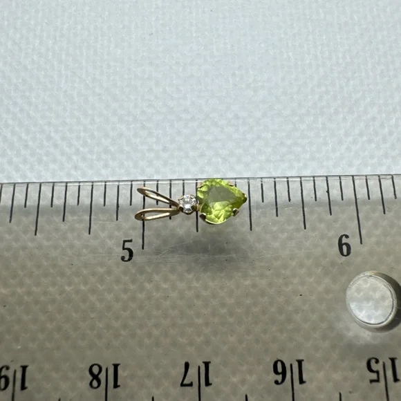 10K Yellow Gold Heart Shape Peridot And Cubic Zirconia Accent Pendant Estate - Picture 12 of 13